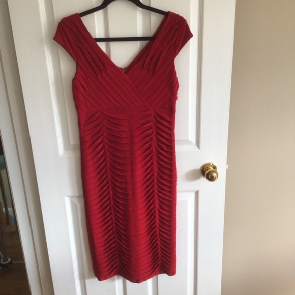 Red Dress - Picture 6 of 9